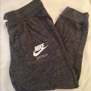 Nike cropped sweatpants